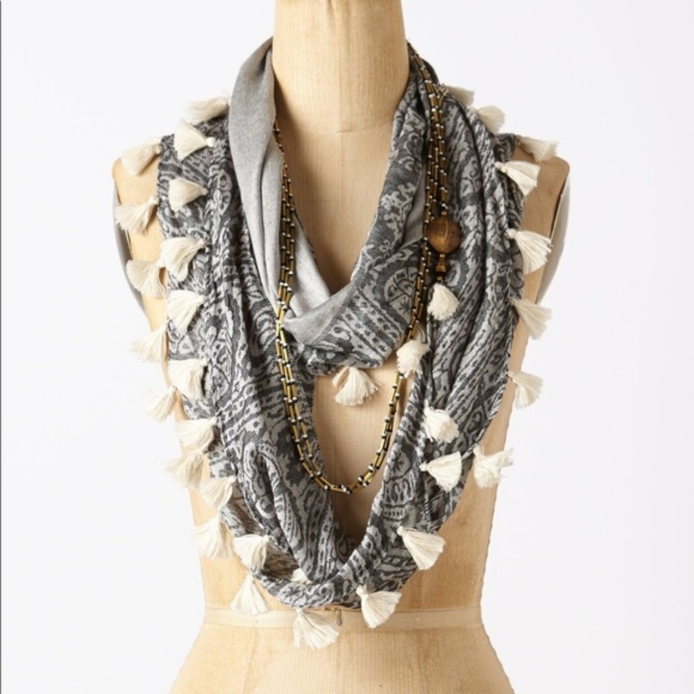 Floreat Anthropologie Tasseled Necklace Gray Scarf
